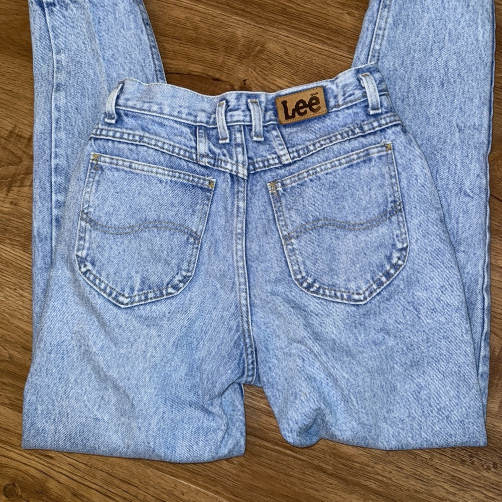 VTG Lee Jeans Womens 9 Med Blue Mom Tapered Light Wash Made in USA 90s